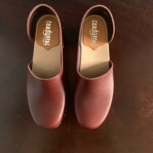 Sandgrens Brett Low Clog